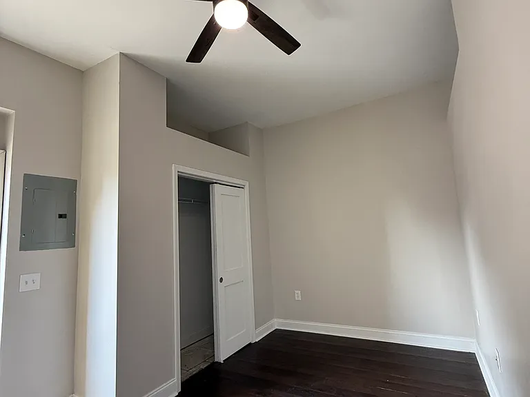 933 Prospect St — Photo 11