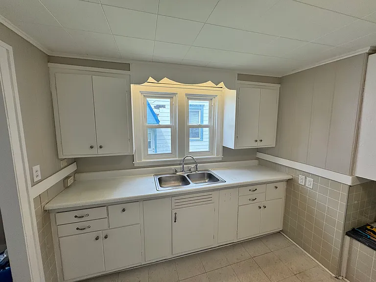 432 W Ten Eyck St — Photo 8