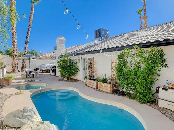 124 Cloudcrest Dr, Henderson, NV 89015