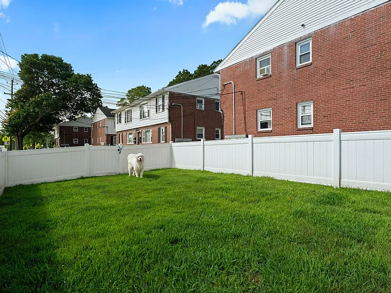 207 Brandegee Ave — Photo 11