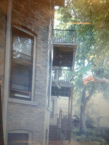 Building Photo 3