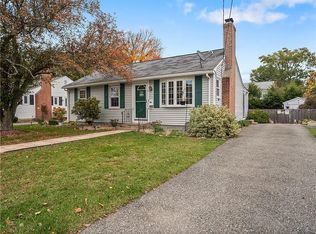 41 Maplecrest Dr, Pawtucket, RI 02861