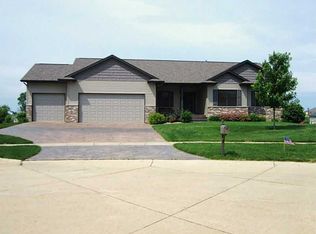 6300 Fillmore Ct SW, Cedar Rapids, IA 52404