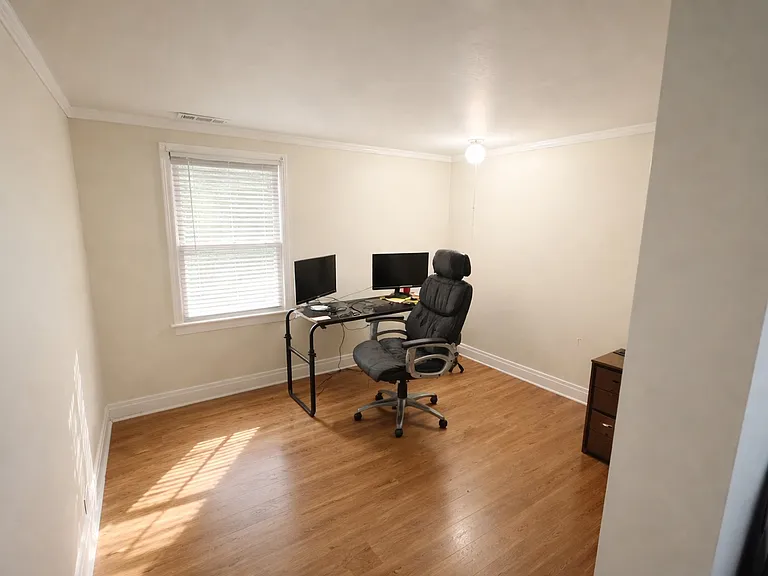 1745 Brown Ave #2 — Photo 8