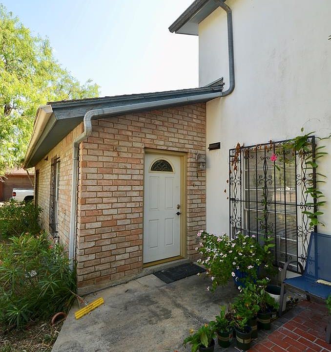 1st image of 713-1 Continental Dr