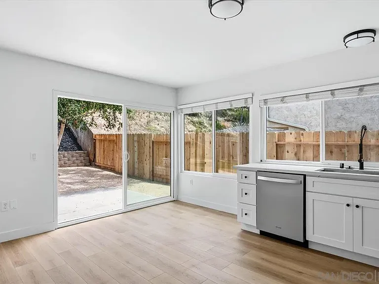 1507 Lower Lake Ct — Photo 13