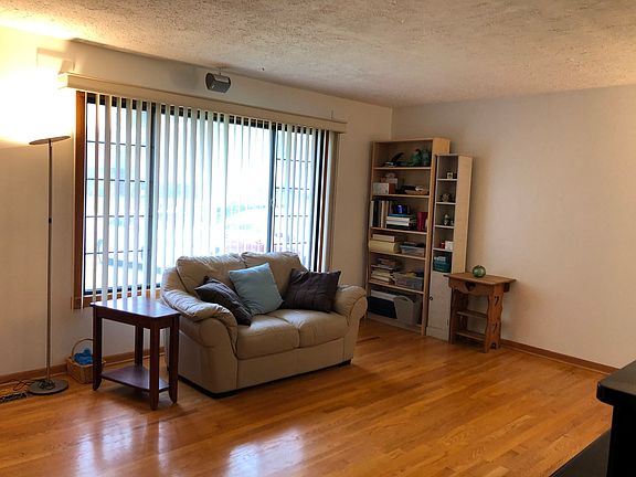 4th image of 2280 Cove Dr