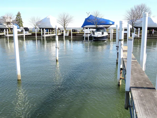 41700 Conger Bay Dr #G-269, Harrison Township, MI 48045