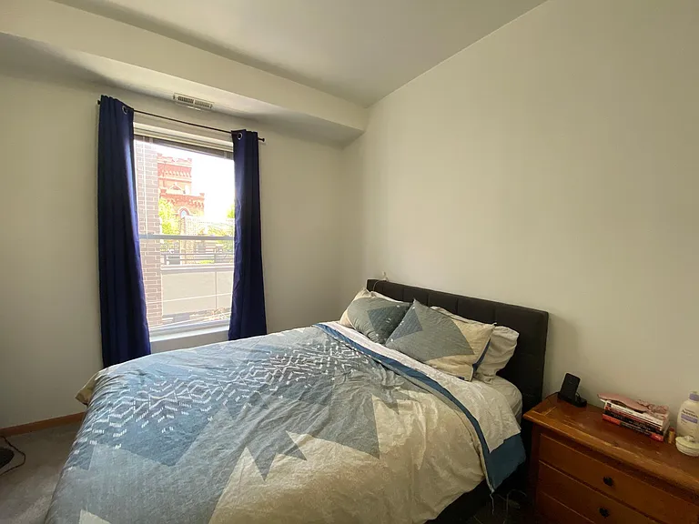 2920 W Shakespeare Ave — Photo 11
