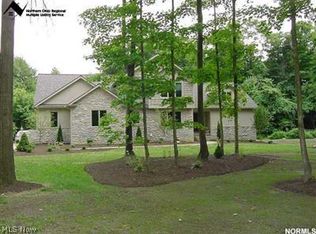 18770 Auburn Glen Dr, Chagrin Falls, OH 44023
