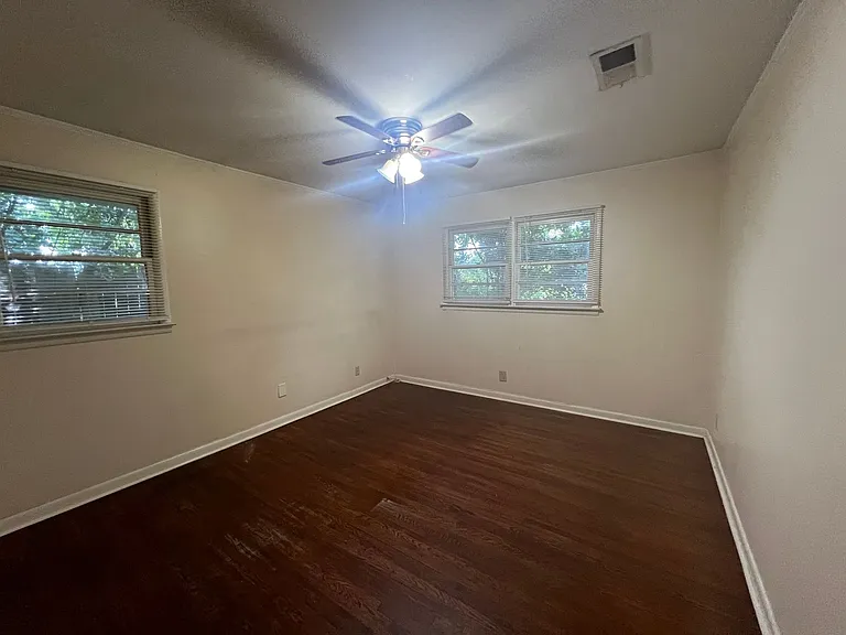 1720 Yarbrough St — Photo 7