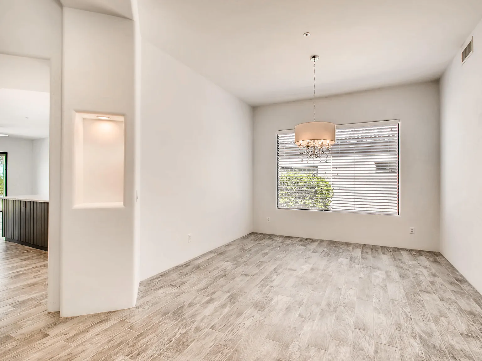 3 bed, 2.5 bath, 3067 sqft, $4,900 — Photo 3