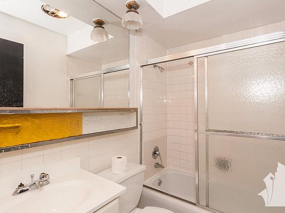 3rd image of 3160 N Cambridge Ave APT 307L