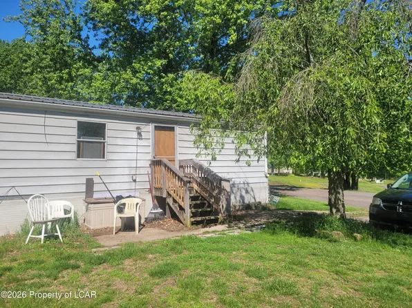 266 Silver Maple Ln, Freeland, PA 18224