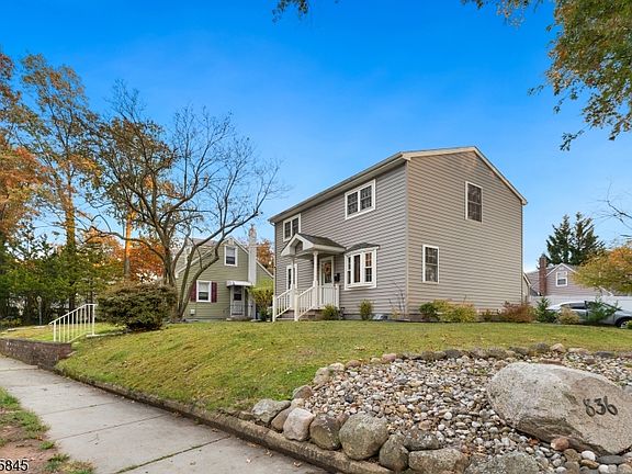 2nd image of 836 W Inman Ave