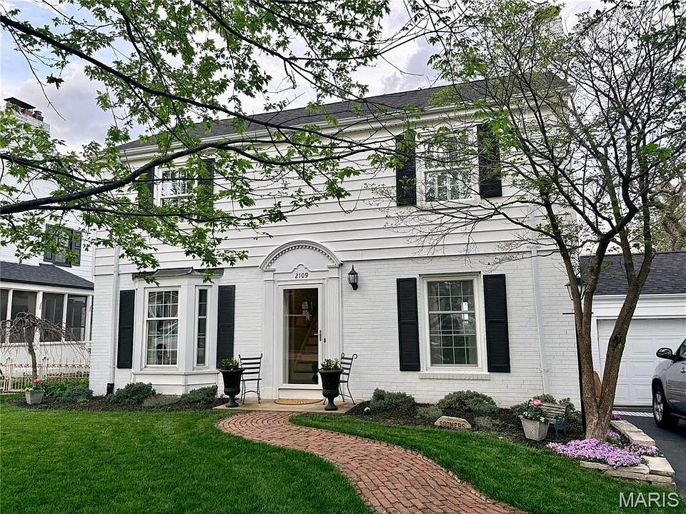 2nd image of 2109 Briargate Ln