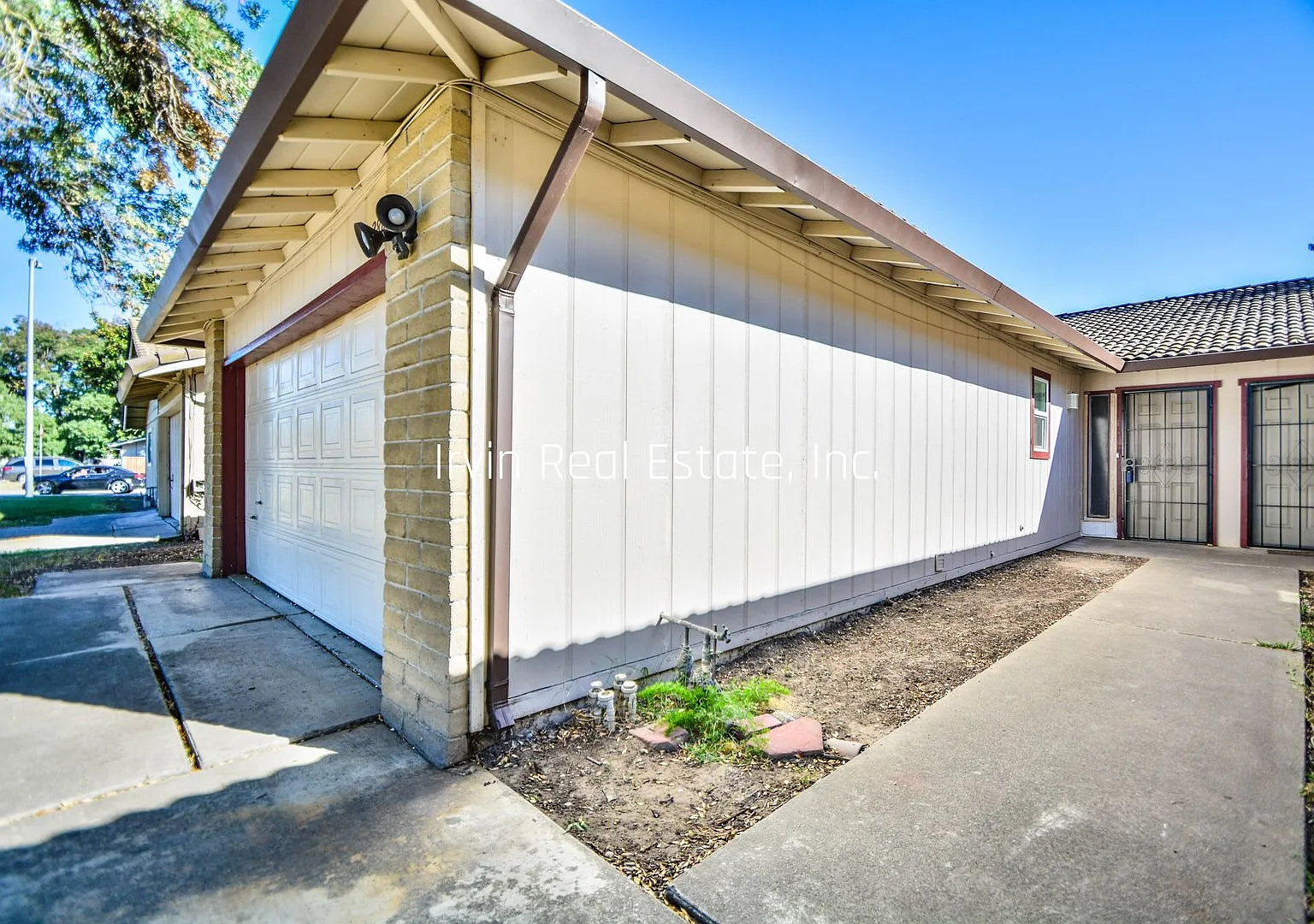 3 Bedroom and 2 Bath Duplex — Photo 3