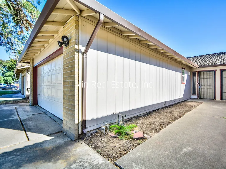 3818 Otto Dr — Photo 3