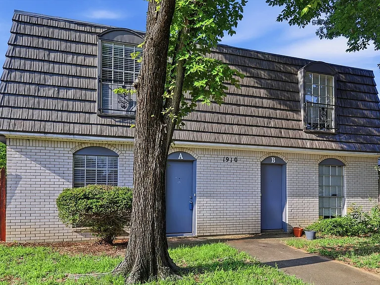 1910 W Sanford St #A — Photo 11