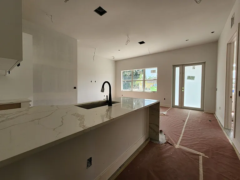 10651 Hampton St — Photo 12