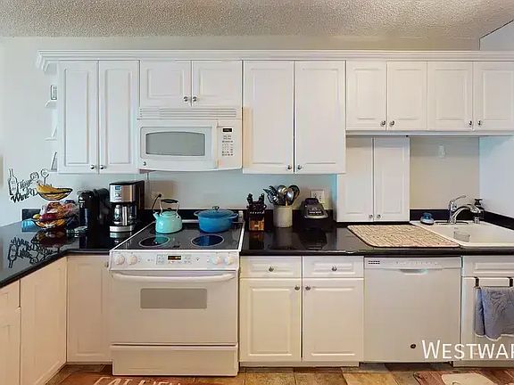 4th image of 2754 N Hampden Ct APT 605