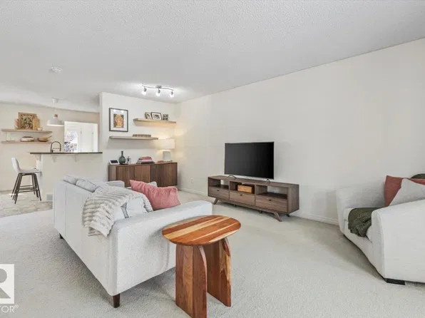 5281 Terwillegar Blvd NW #12, Edmonton, AB T6R 0C5