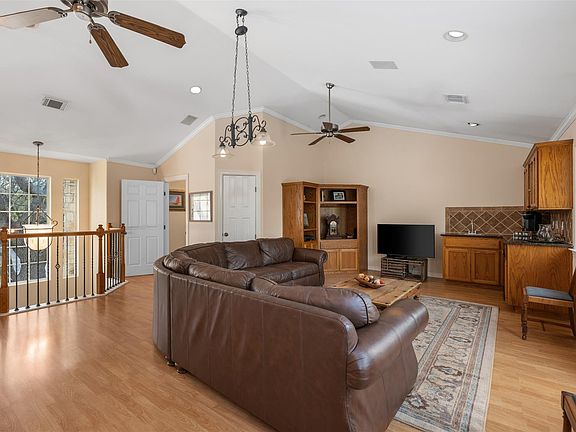 5th image of 1016 Merlene Dr