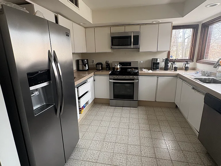 354 E Harriet Ave — Photo 4
