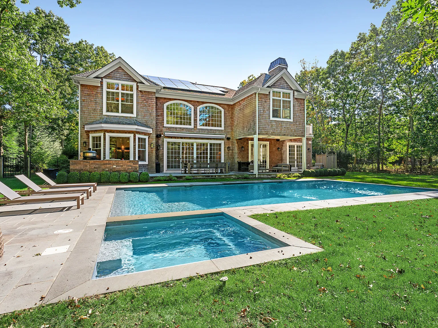 Your Two-Week Summer Escape Awaits in Bridgehampton — Photo 2