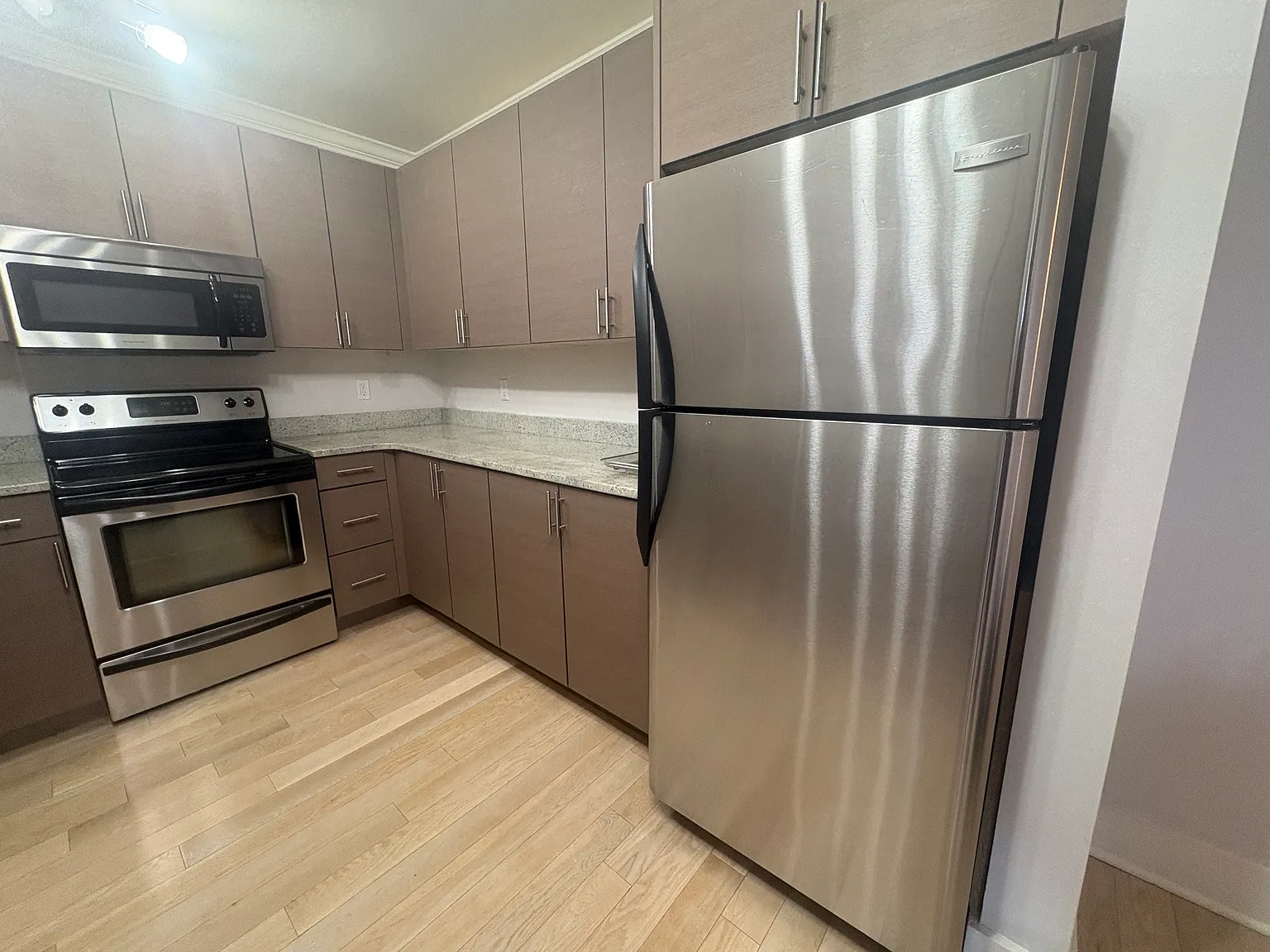 1 bed, 1003 sqft, $2,750 — Photo 4