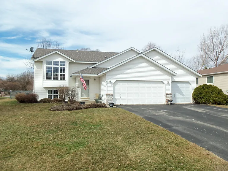 12722 Independence Ave — Photo 1