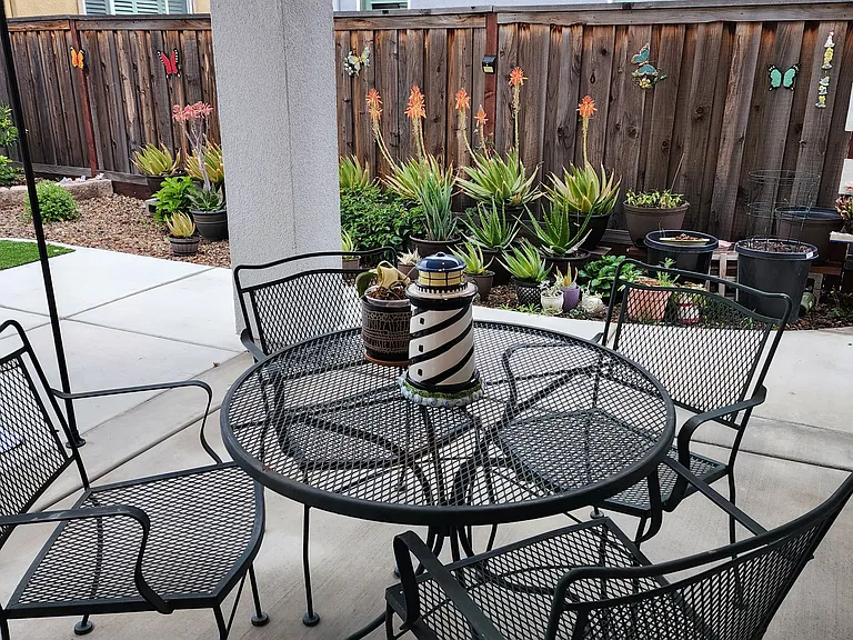 Laurel Dr — Photo 7
