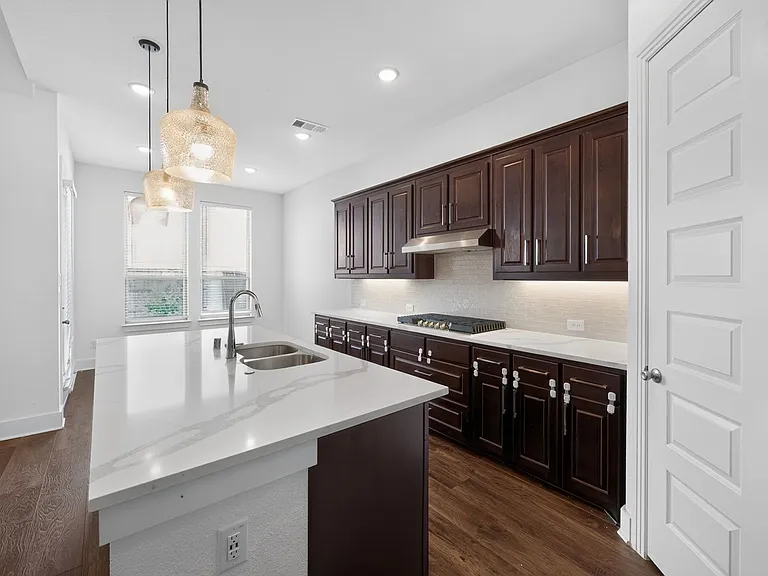 1104 Saratoga Rd — Photo 9