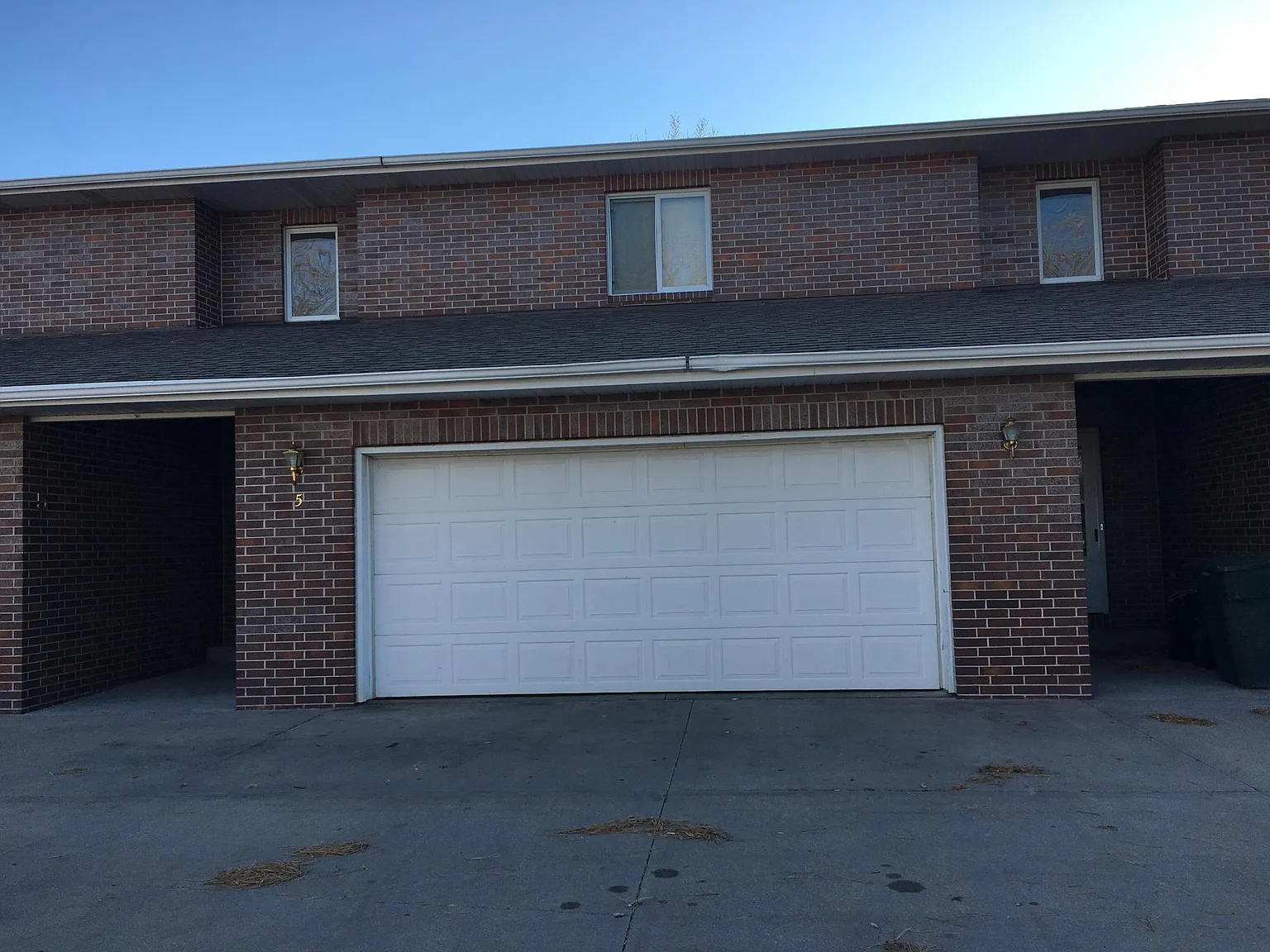 3 bed, 2.5 bath, $1,550 — Photo 1
