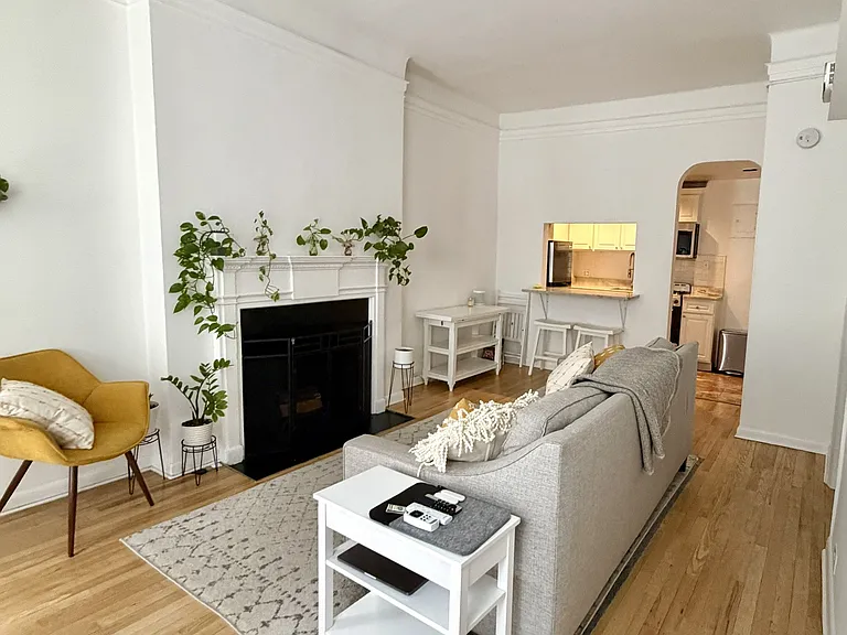 22 E 81st St #4B — Photo 2