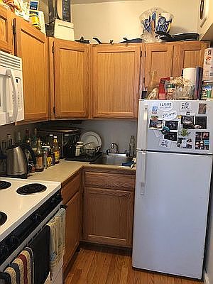 3rd image of 6 Patchin Pl APT 2F