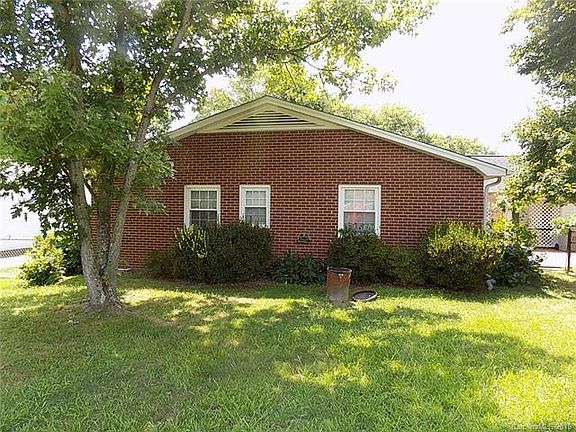 2nd image of 1914 Echo Ln