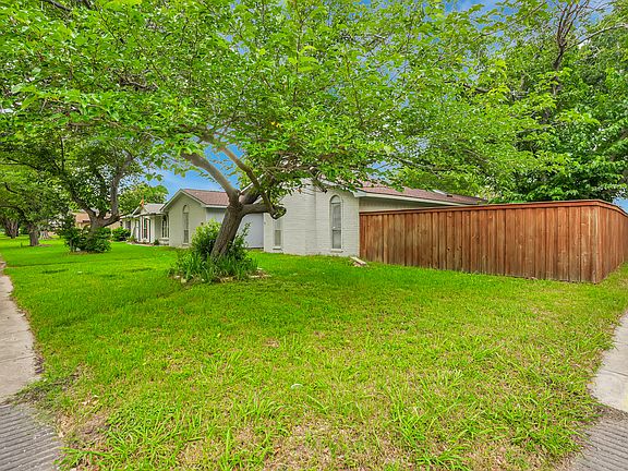 4th image of 1901 Vail Dr