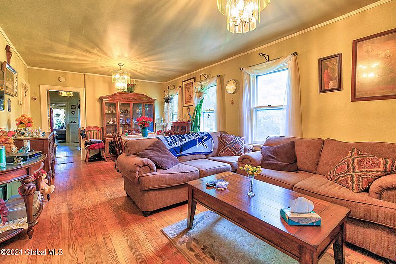 2nd image of 123 Henry Street