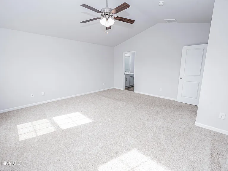 607 Ava St — Photo 13