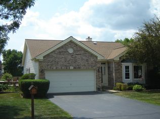686 Rose Ln, Bartlett, IL