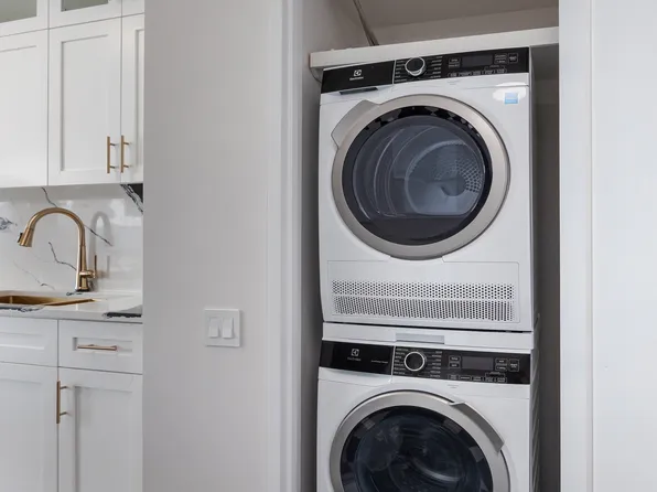 2521 Palisade Avenue image 23 of 25