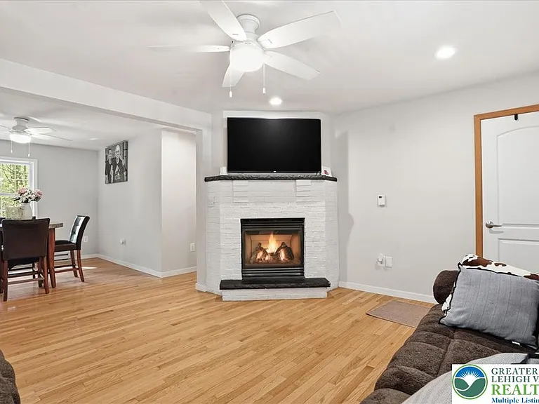12 Rockway Ct — Photo 4