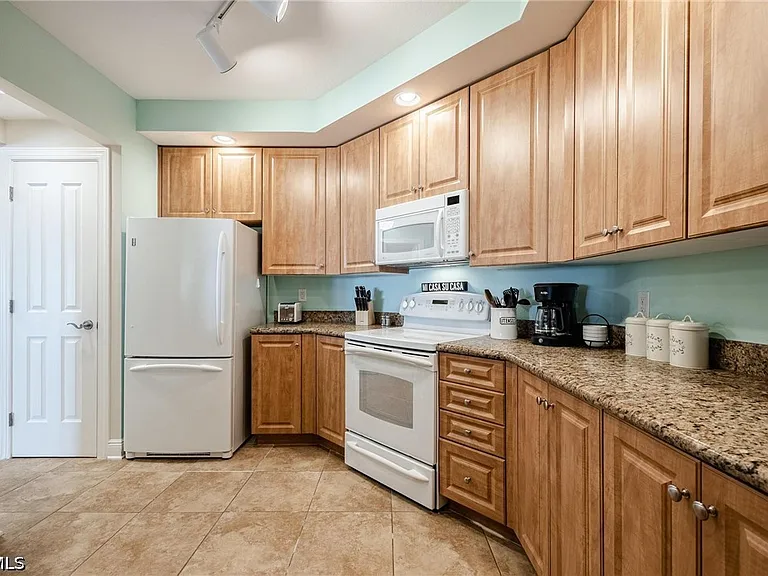 2825 Palm Beach Blvd #608 — Photo 9