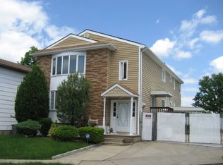 25 Mott St, Staten Island, NY 10312