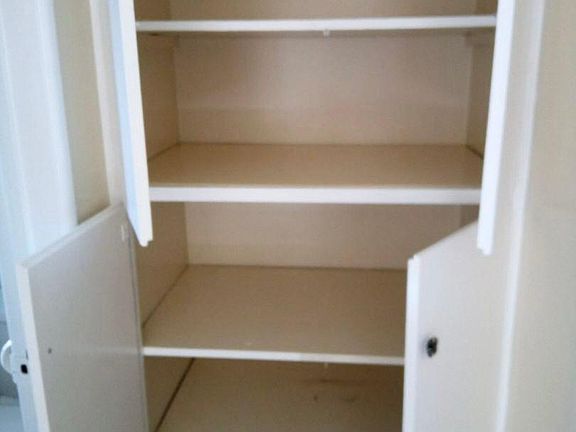 2nd image of 630 W Flora St #64h9aqtnf