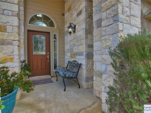 4th image of 240 Creekview Way