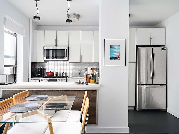 2nd image of 210 W 10th St APT 5F