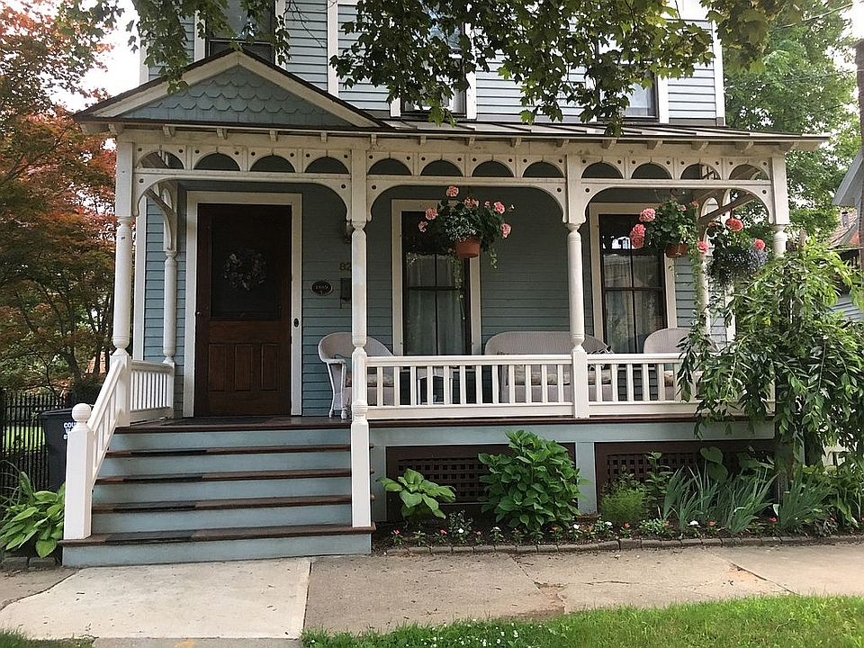 1st image of 82 Court St