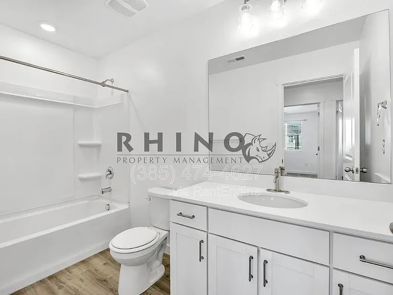 880 N Herman Dr — Photo 18